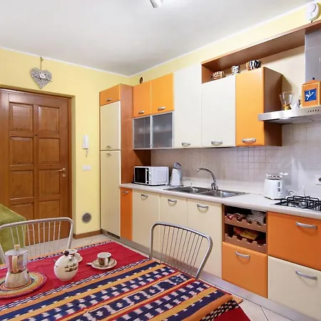 Colorful Appartement Colico