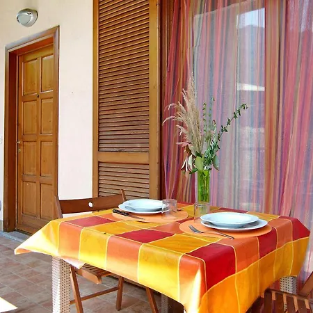 Colorful Appartement Colico